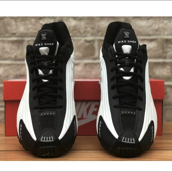 NIKE SHOX R4 SHOES PLATINUM TINT / UNIVERSITY RED - Picture 6 of 6